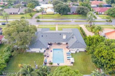 Main picture of 621 Franklyn Ave