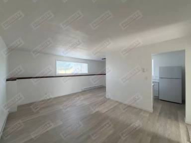 Main picture of 71 Constitution Dr