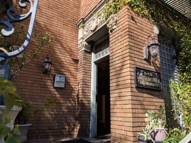 Main picture of 649 N Rossmore Ave