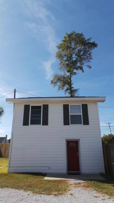 Main picture of 1602 Lake Ave