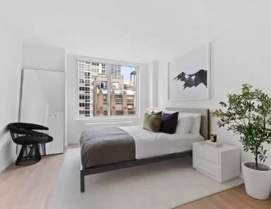 Main picture of 71 W 37th St