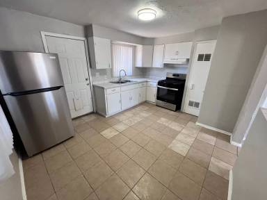 Main picture of 220 E Fort Lowell Rd