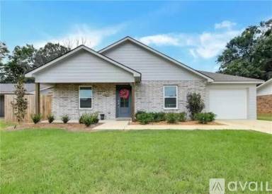 Main picture of 202 University Dr