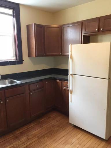 Main picture of 2402 Clarence Avenue - Unit 3