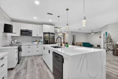 Main picture of 11910 Glenmore Dr