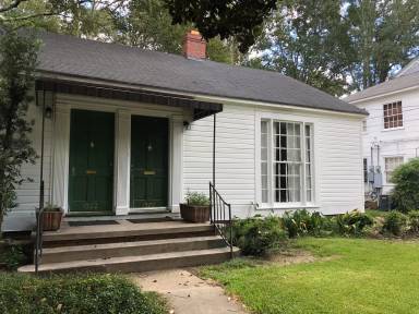 Main picture of 1520 Saint Mary St