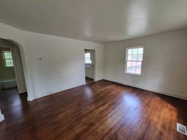 Main picture of 2209 Hunter St