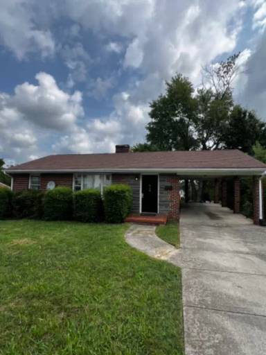 Main picture of 940 Randolph Ln