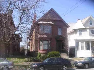 Main picture of 121 Park Pl