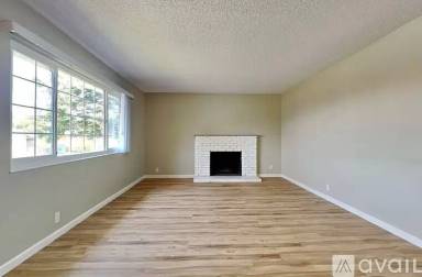 Main picture of 124 Clayton Cir