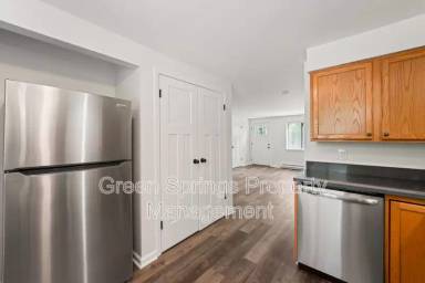 Main picture of 255 Main St