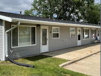 Main picture of 600 Maple St