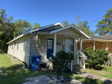 Main picture of 830 Avenue A