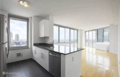 Main picture of 4720 Center Blvd Apartments