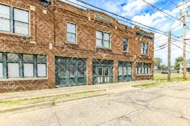 Main picture of 309 N Jefferson St