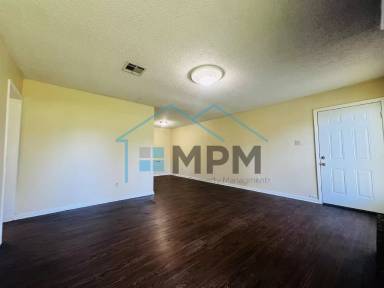 Main picture of 53 Colonial Dr