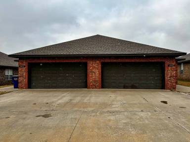 Main picture of 1842 Post Oak Rd