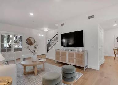 Main picture of 851 N San Vicente Blvd
