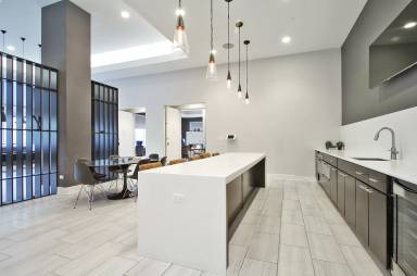 Main picture of Midtown Square