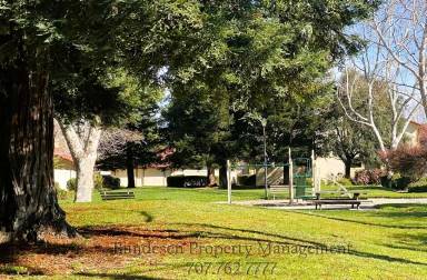 Main picture of 180 Park Place Dr