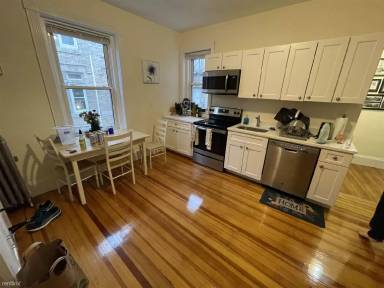 Main picture of 15 Englewood Ave