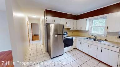 Main picture of 72 E Main St