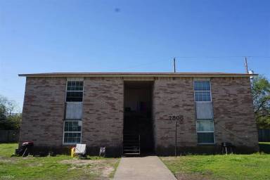 Main picture of 2806 Cypress Bend Cir