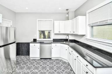 Main picture of 109 Walnut St