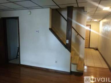 Main picture of 3615 Charlotte St