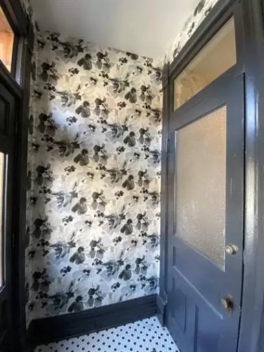 Main picture of 1122 N Hoyne Ave