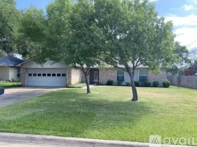 Main picture of 2911 Hillside Dr