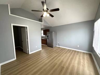 Main picture of 1439 N Denny St