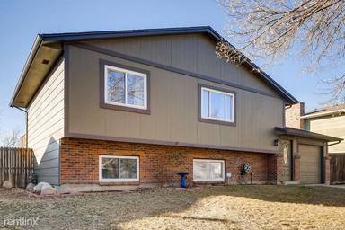 Main picture of 1789 S Norfolk St