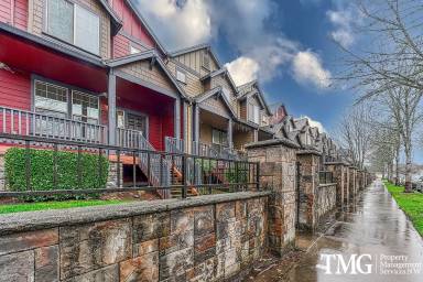 Main picture of 1413 NE Lockheart Ln