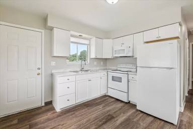 Main picture of 210 Morrill St
