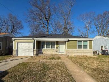 Main picture of 231 W Whiteside St