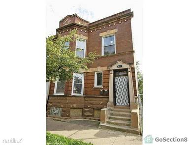 Main picture of 619 E 74th St