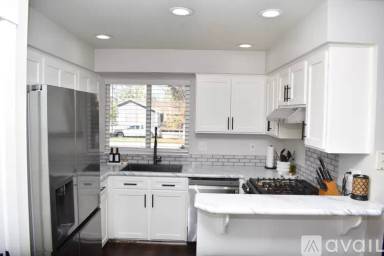 Main picture of 11 E King St