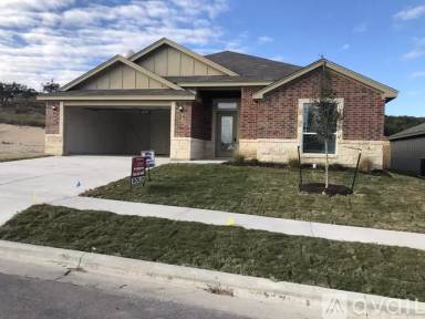 Main picture of 210 Fawn Ridge Dr