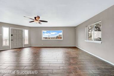 Main picture of 2421 San Diego Ave