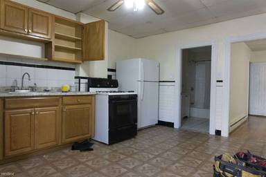 Main picture of 198 Maverick St