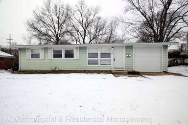 Main picture of 5602 N Woodland Ave