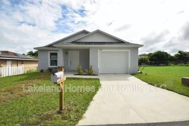 Main picture of 1725 Blossom Cir W