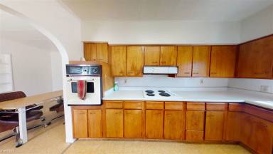 Main picture of 718 Lyon St