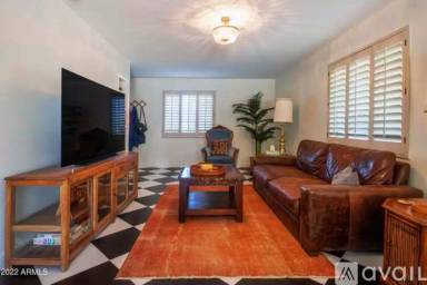 Main picture of 3547 E Meadowbrook Ave