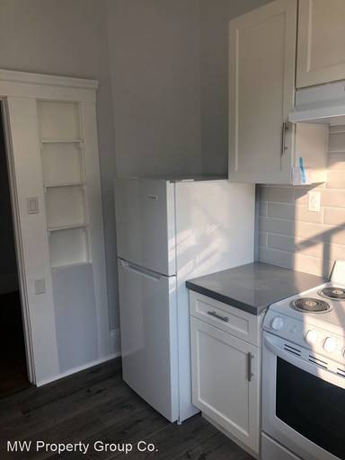 Main picture of 1818 Hyde St