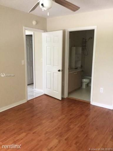 Main picture of 6754 NW 182nd St