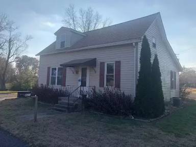 Main picture of 401 Lucas St
