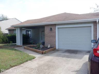 Main picture of 713 Deer Lake Dr