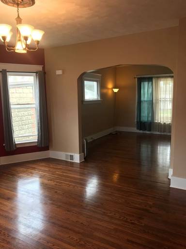 Main picture of 714 W 22nd St